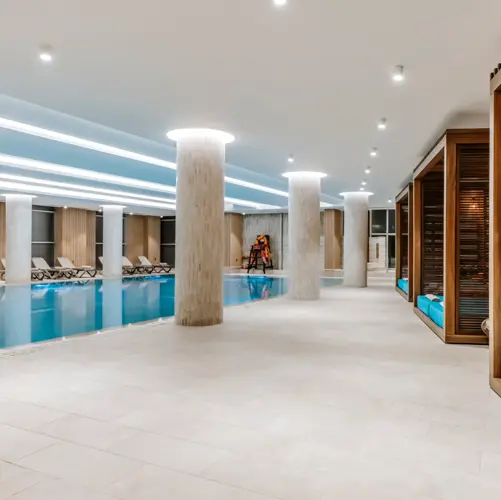 H SPA INDOOR POOL 1