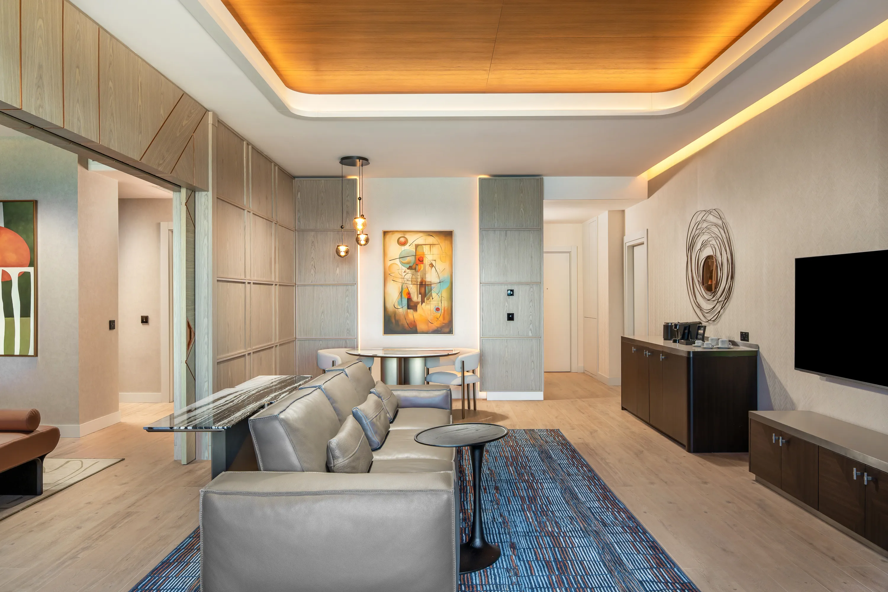 EXECUTIVE SUITE (SEA VIEW)1