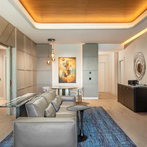 EXECUTIVE SUITE (SEA VIEW)1