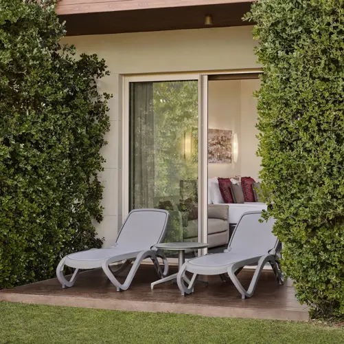 DELUXE GARDEN VIEW ROOM5