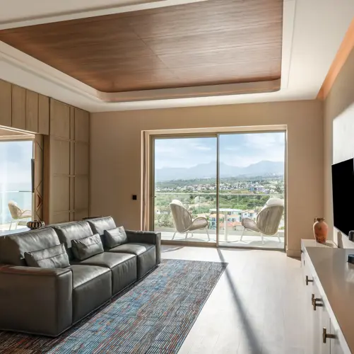 EXECUTIVE SUITE (LAND & SEA VIEW)1
