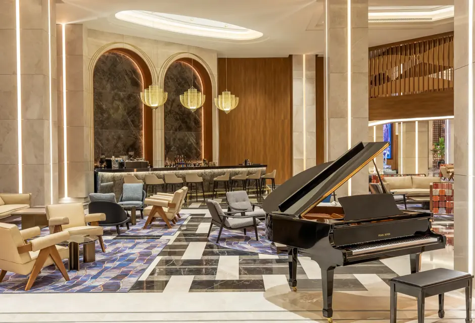 LOBBY BAR