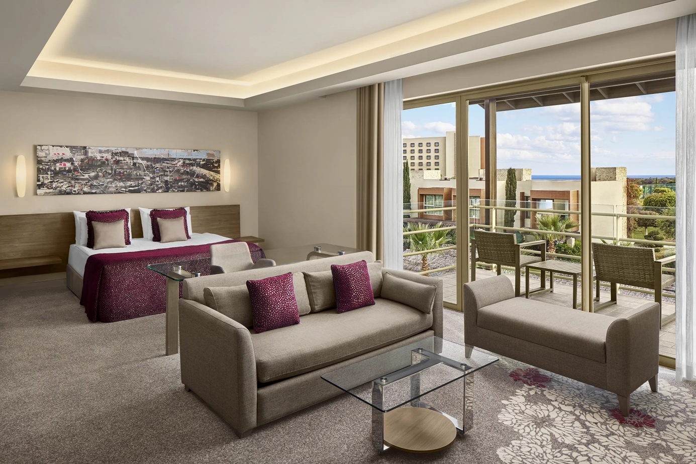 Family Pool Suite | Home