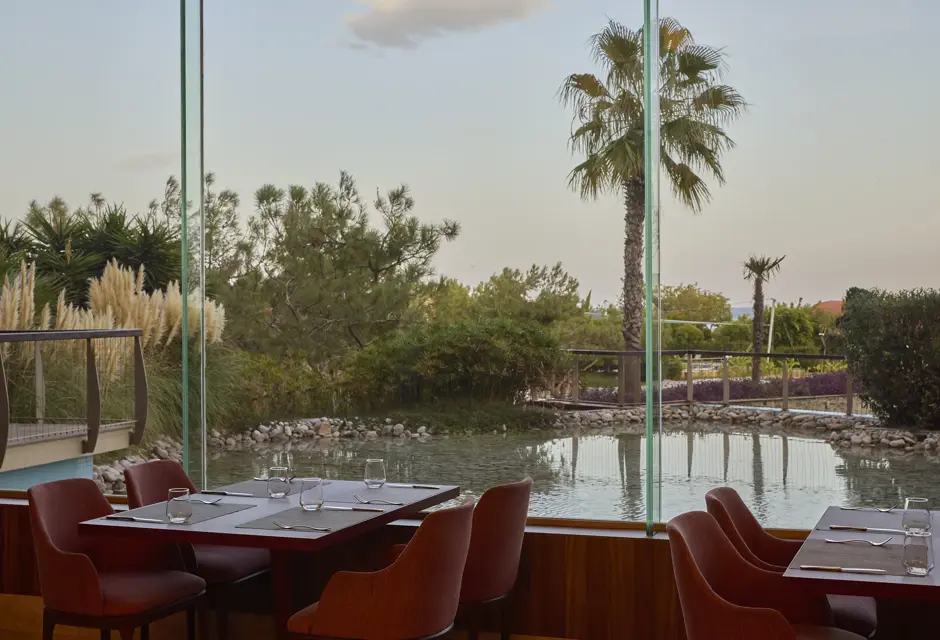 THE BUFFET MAIN RESTAURANT11