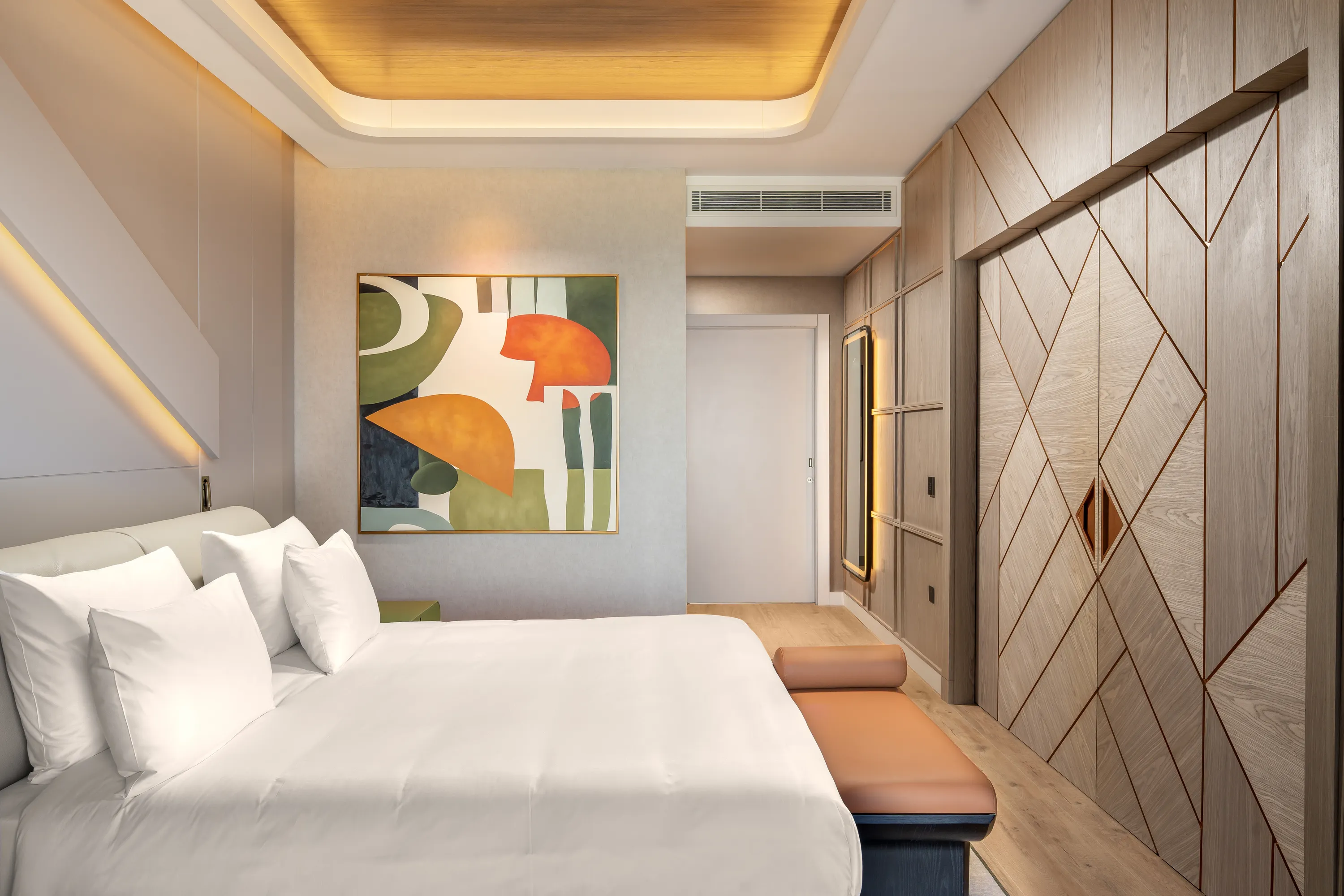 EXECUTIVE SUITE (SEA VIEW)5