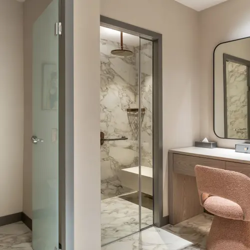 EXECUTIVE SUITE (LAND & SEA VIEW)11