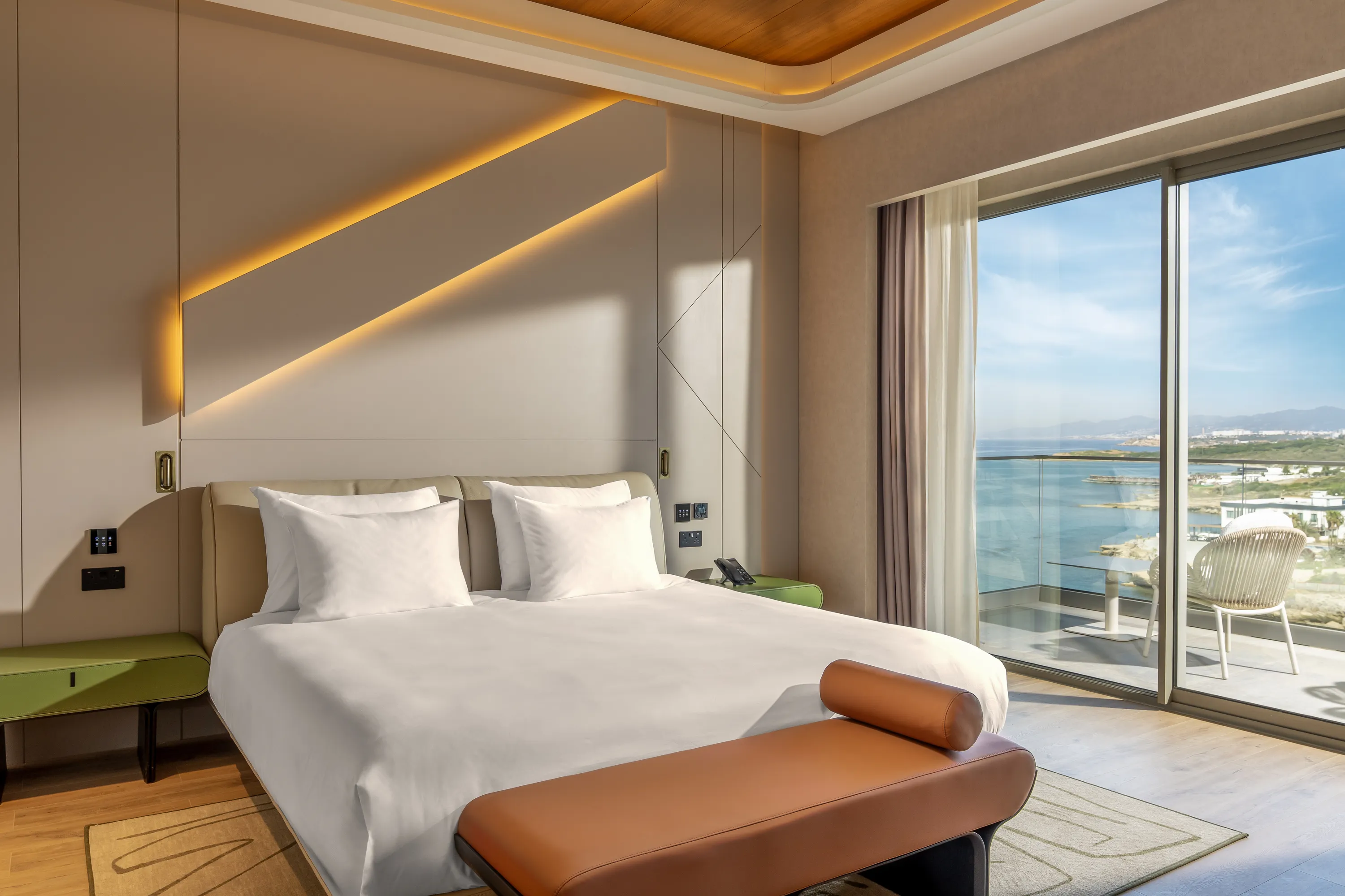 EXECUTIVE SUITE (LAND & SEA VIEW)6