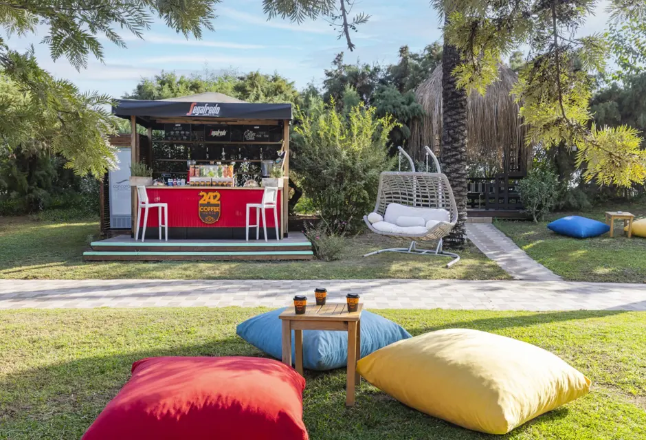 242 Coffee House (Büyük)