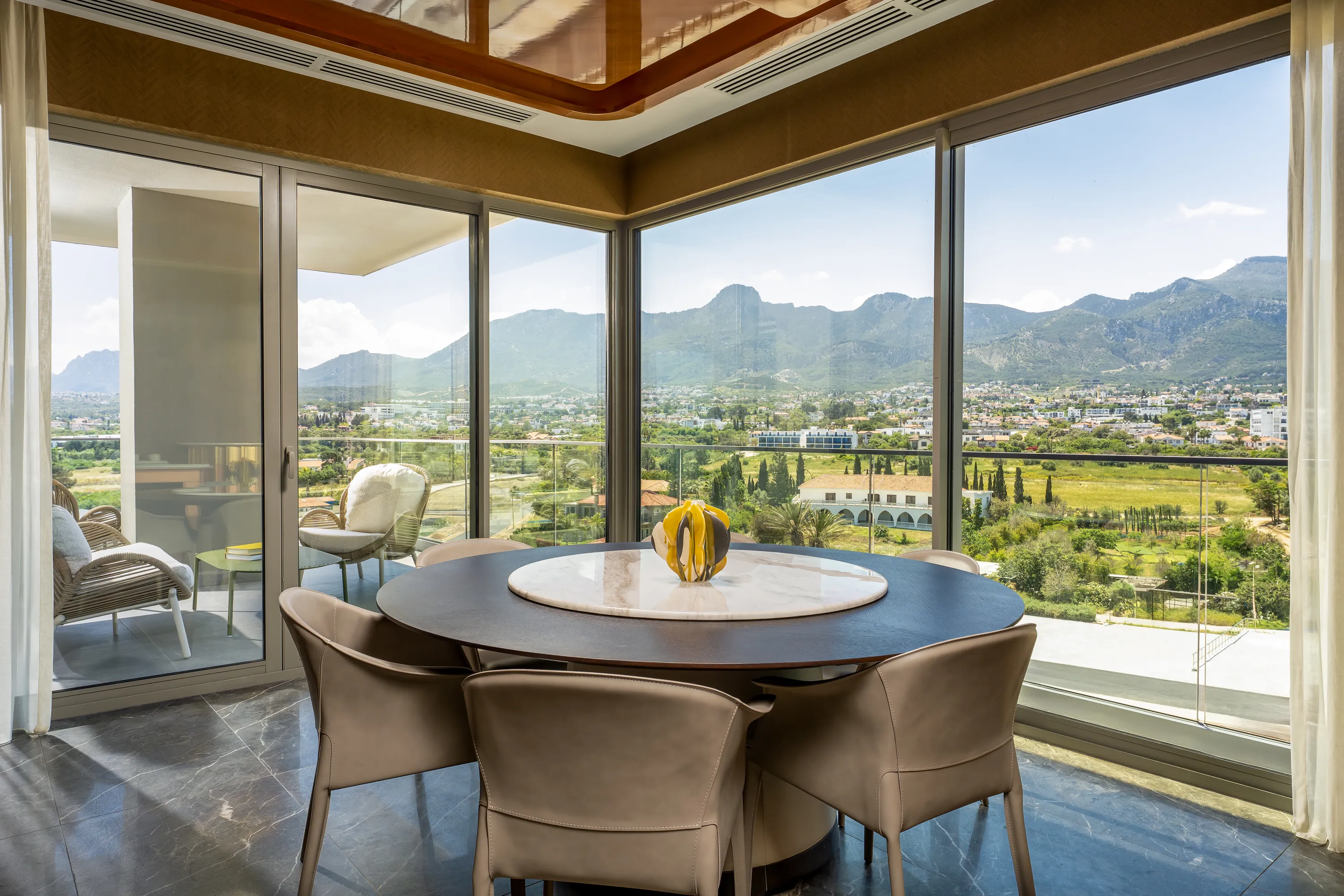 SIGNATURE SUITE (1 BEDROOM)13