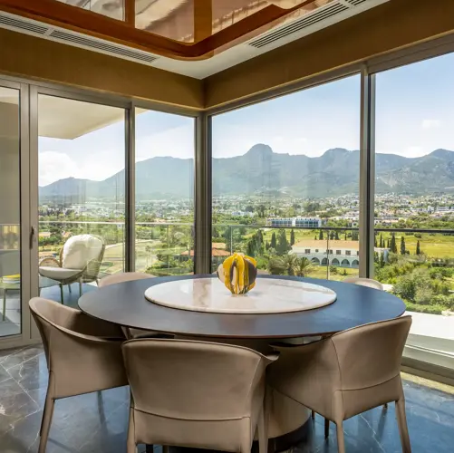 SIGNATURE SUITE (1 BEDROOM)13
