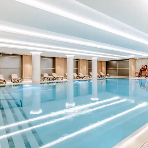 H SPA INDOOR POOL 3