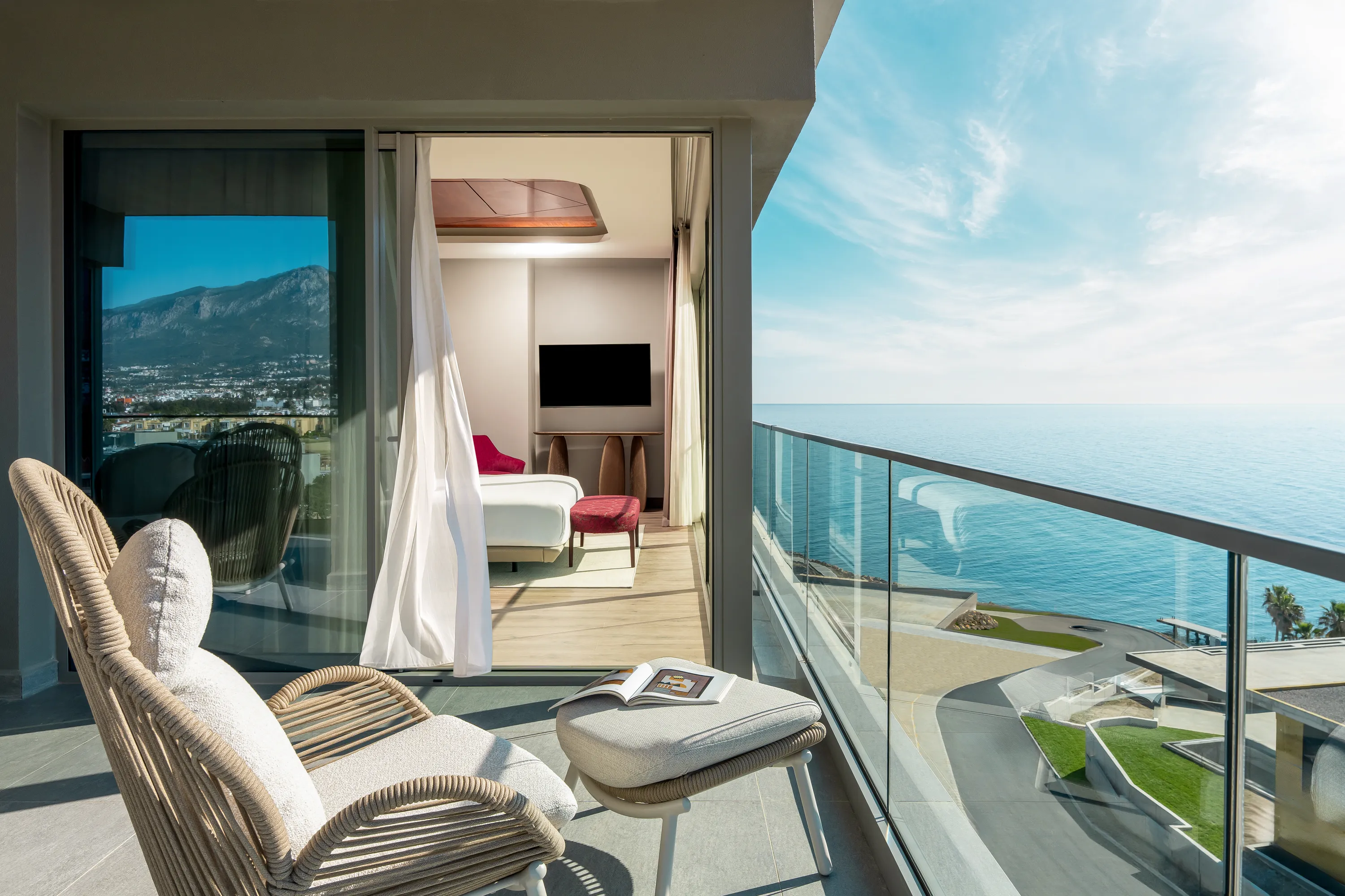 SIGNATURE SUITE (1 BEDROOM)16